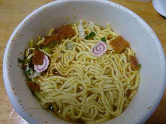 国産丸鶏だし使用の中華そば