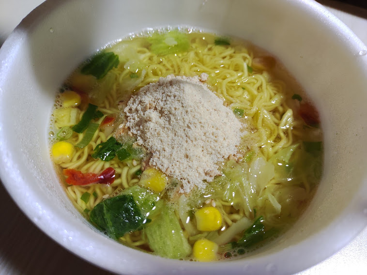 後入れの粉末スープ