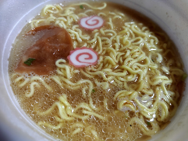 ごつ盛り豚骨醤油ラーメン